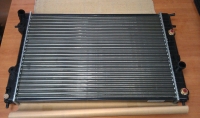 Радиатор охлаждения Опель Омега (1994-2003) 2.0-2.2, бензин, с кондиционером и АКПП
